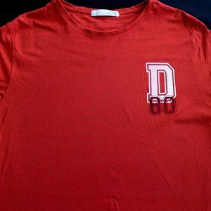 Red Mens DOOA Brand Tshirt Medium Short Sleeve